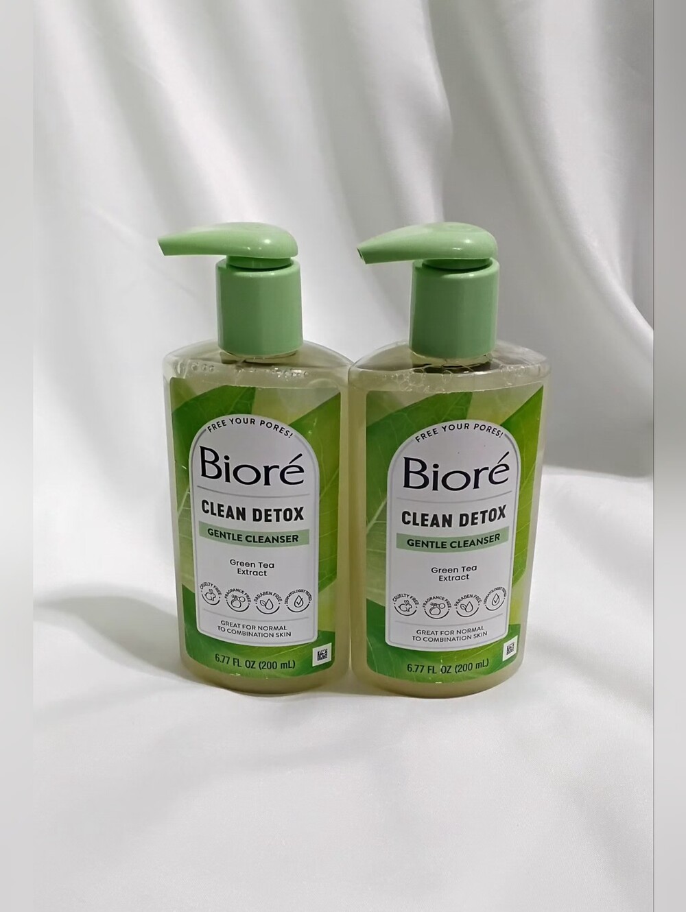 Biore Clean Detox Gentle Cleanser Green Tea Extract For Normal Combination x 2